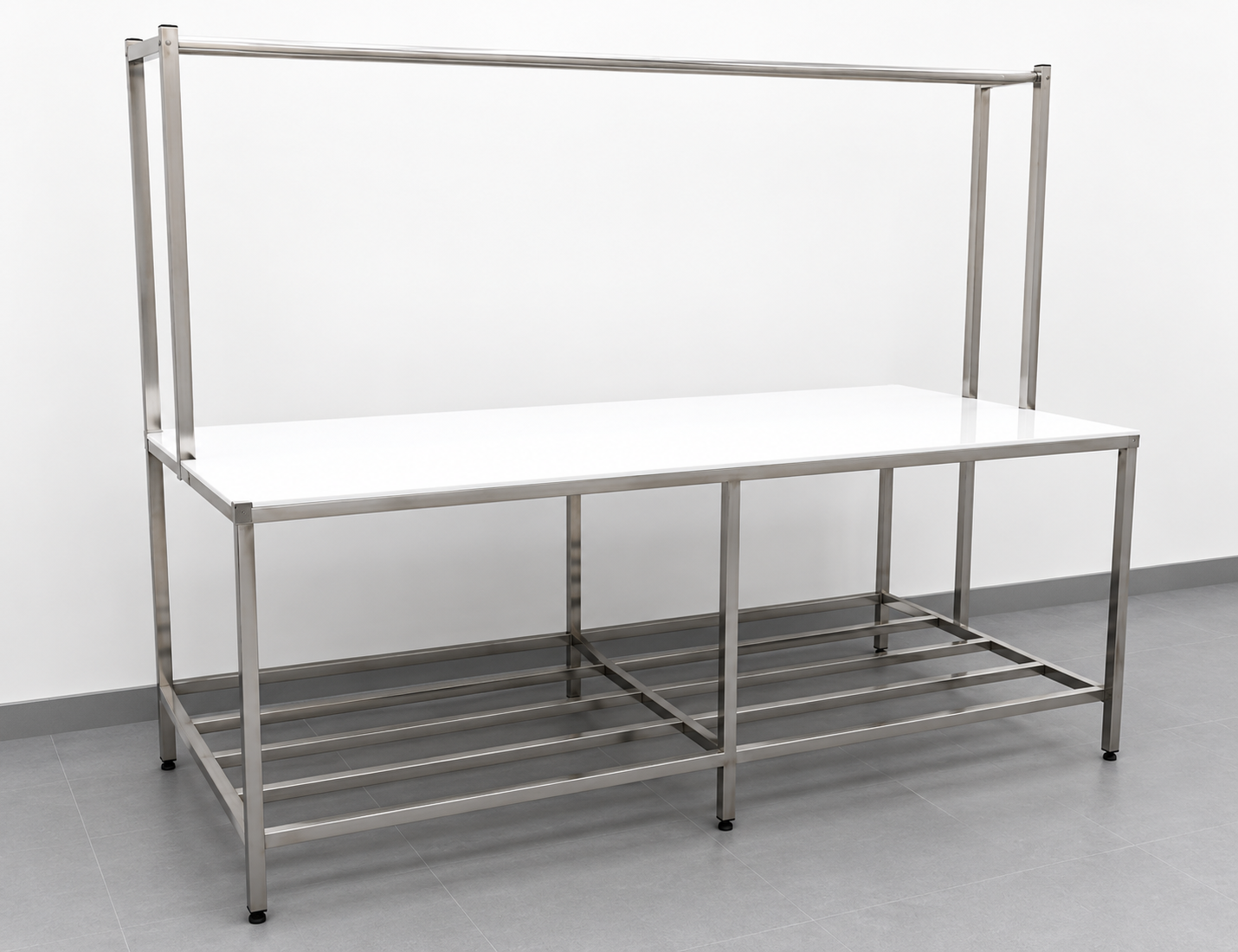 Mesa com Polietileno e Gancheira